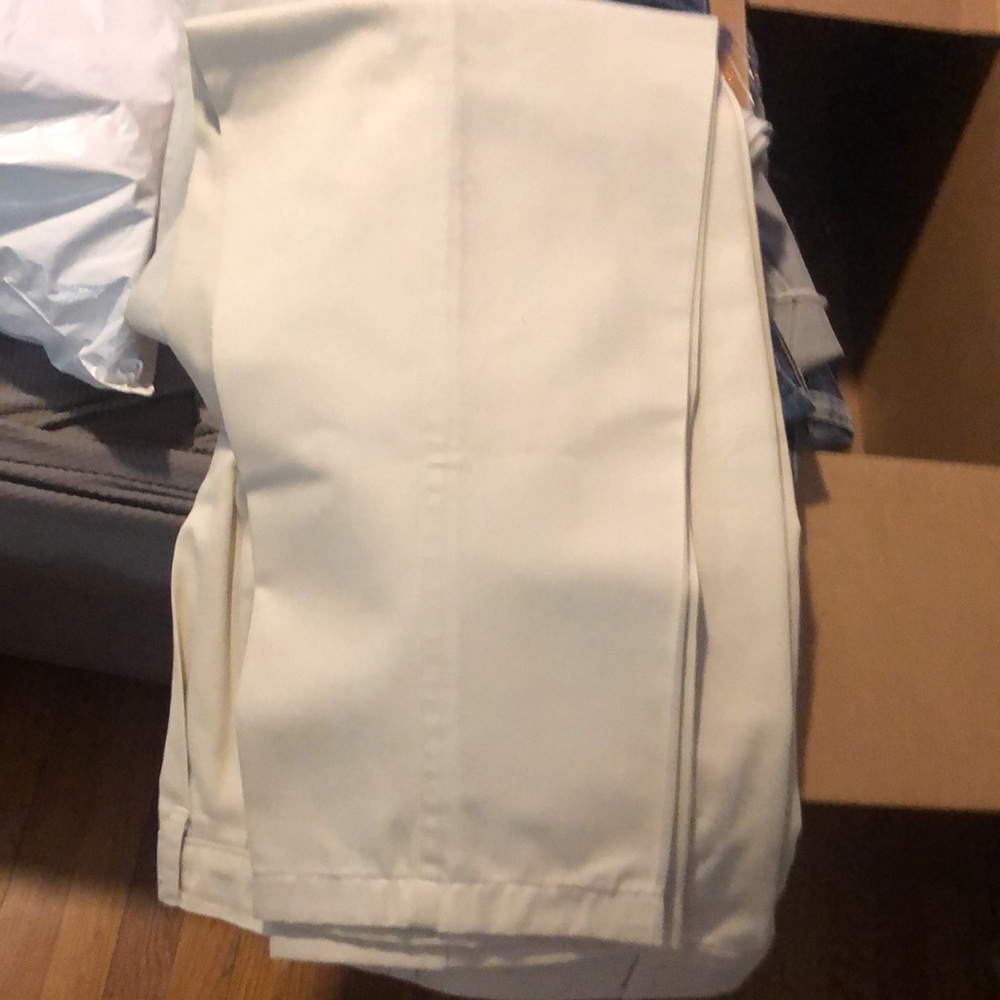 Docker Khaki Classic Fit Creased Out from dry cleaners. 34 W 32 L 9.9/10